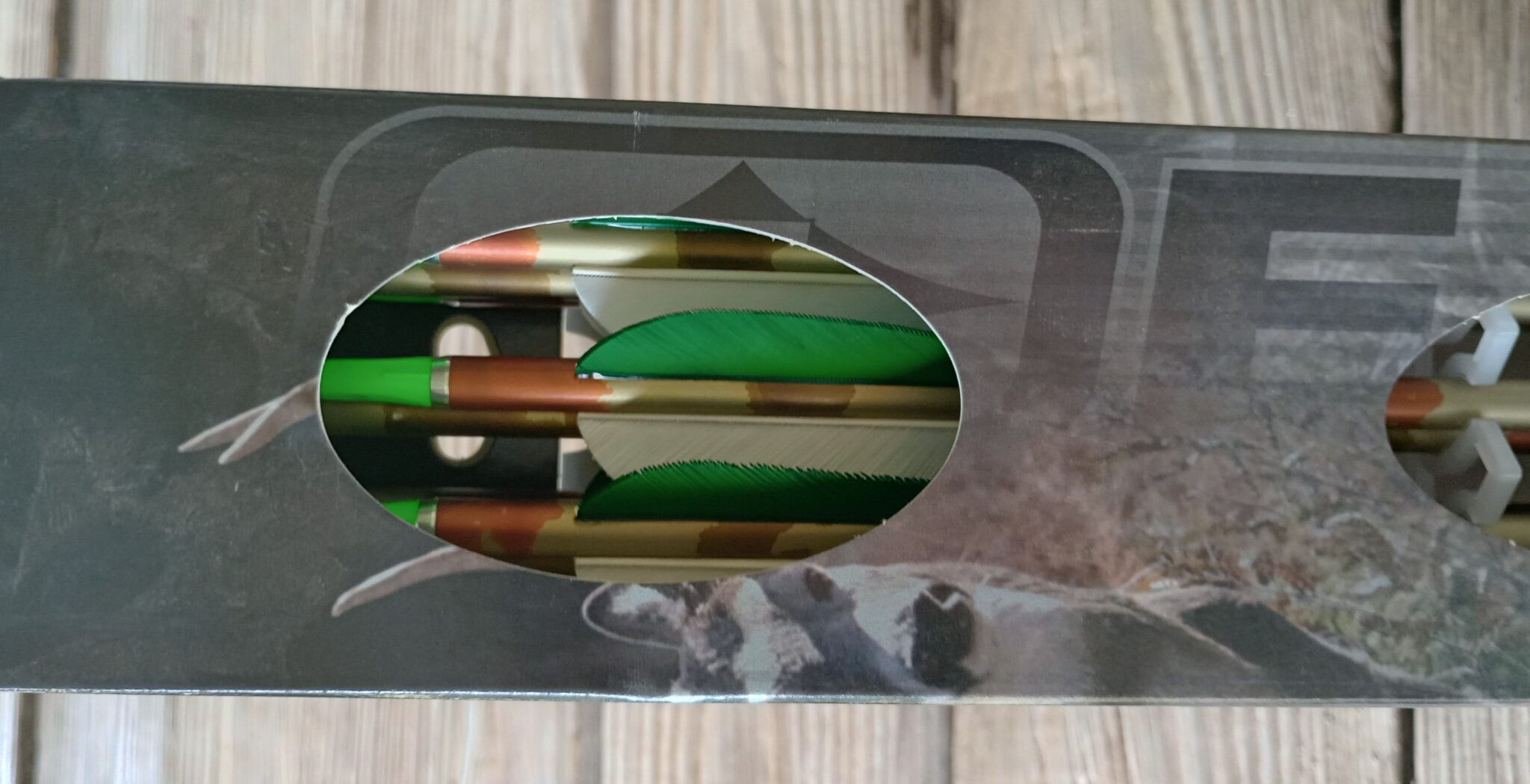 XX75 CAMO HUNTER 4 R/W FEATHERS 2117 - Image 2