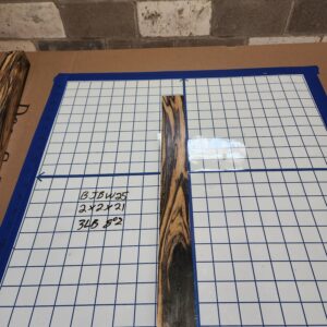 BLACK AND WHITE EBONY RISER BLOCK