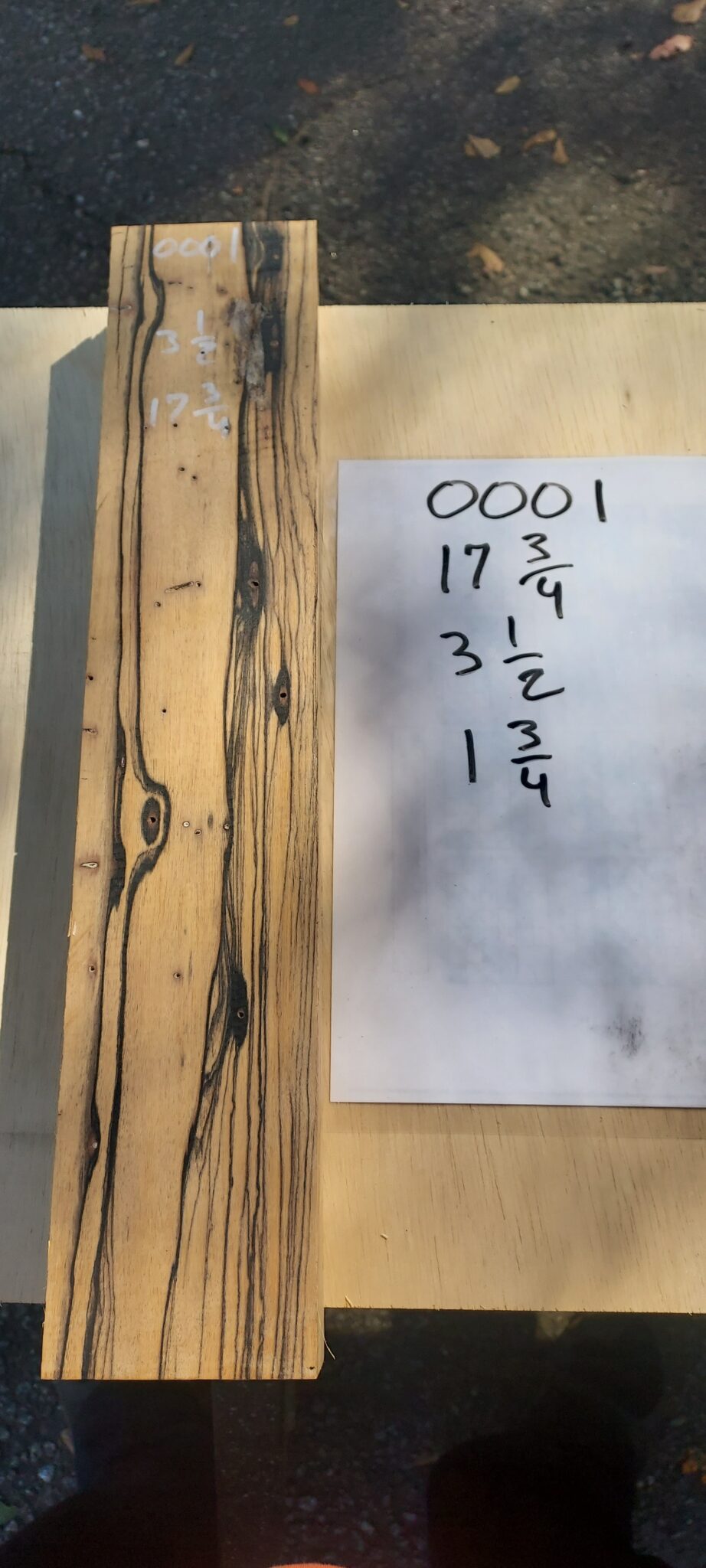 Black And White Ebony riser block BW01