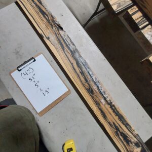 Black and White Ebony Riser Block BW42