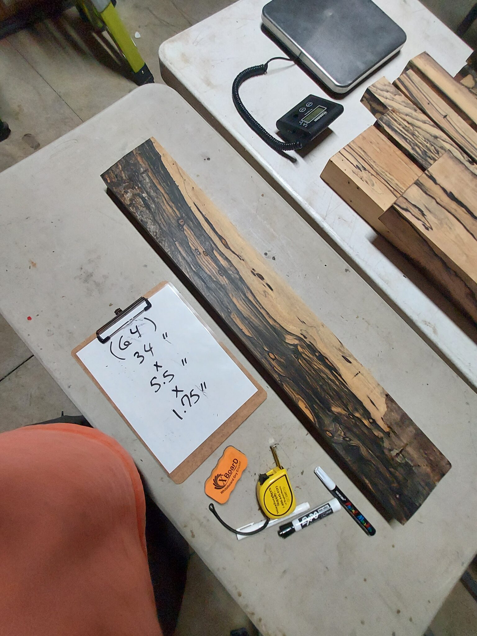 Black and White Ebony Riser Block BW64